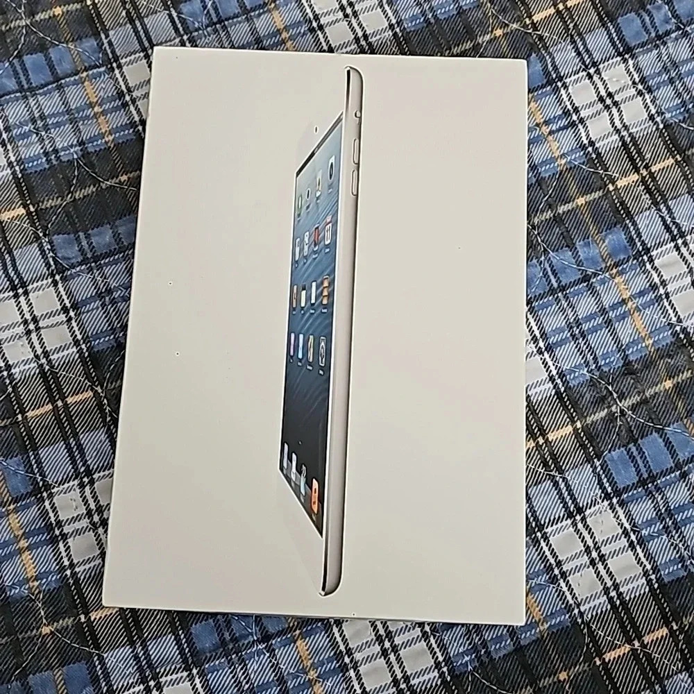 Apple Ipad mini - box only